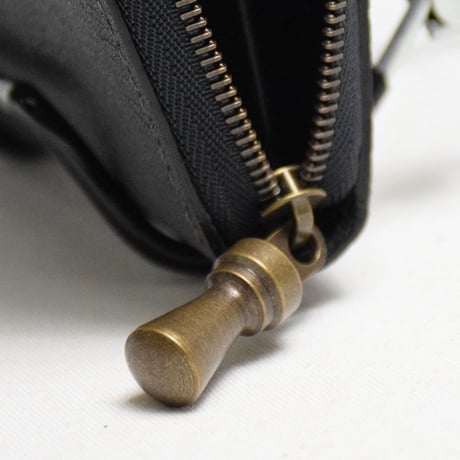 POSTALCO（ポスタルコ）"Kettle Zipper Wallet Thin"