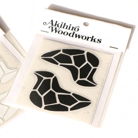 AkihiroWoodworks（アキヒロウッドワークス）"Sticker-Chicchi(Black/White)"