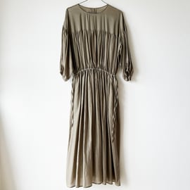 M [medium] ミディアム 小暮美奈子ワンピース M – [ medium ] ワンピース〈ホワイト〉 | Daja