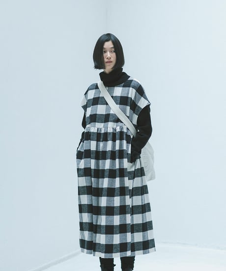 -M-［medium］ブロックチェックワンピース Mia / ホワイト×ブラック