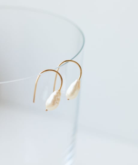 淡水パールピアス / バロックパール