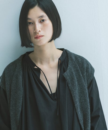 -M-［medium］ウールカシミヤロングジレ Vervain / チャコール