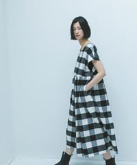 -M-［medium］ブロックチェックワンピース Mia / ホワイト×ブラック