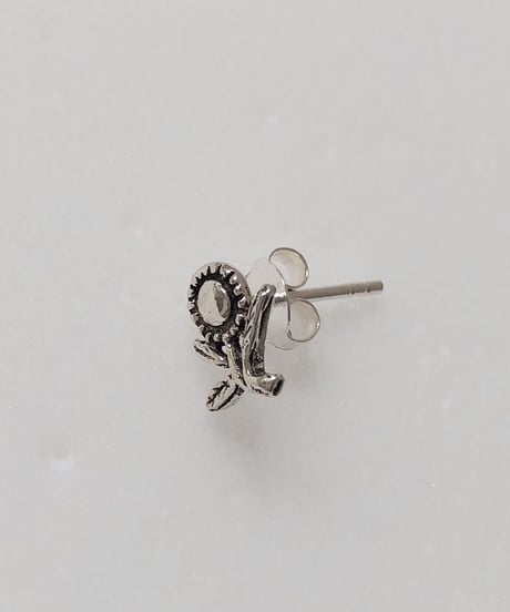 small earring / ひまわり