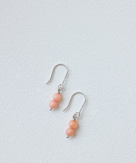サンゴピアス   3mm / コーラルピンク