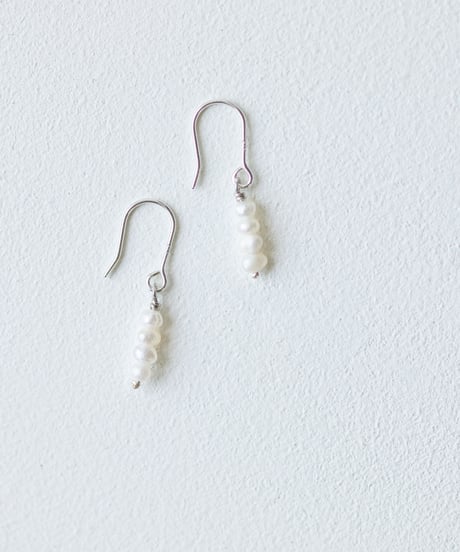 淡水パールピアス / 平たい丸パール