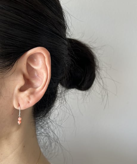 サンゴピアス   3mm / コーラルピンク