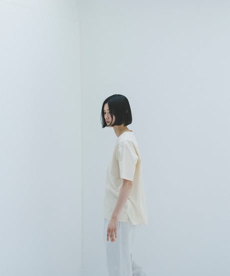 -M-［medium］VネックTシャツ Lea / オフホワイト