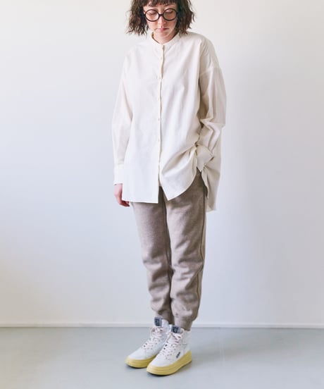 -M- ［medium］細コールスタンドカラーシャツ Wilma / オフホワイト