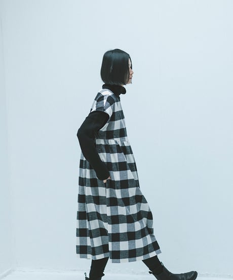 -M-［medium］ブロックチェックワンピース Mia / ホワイト×ブラック