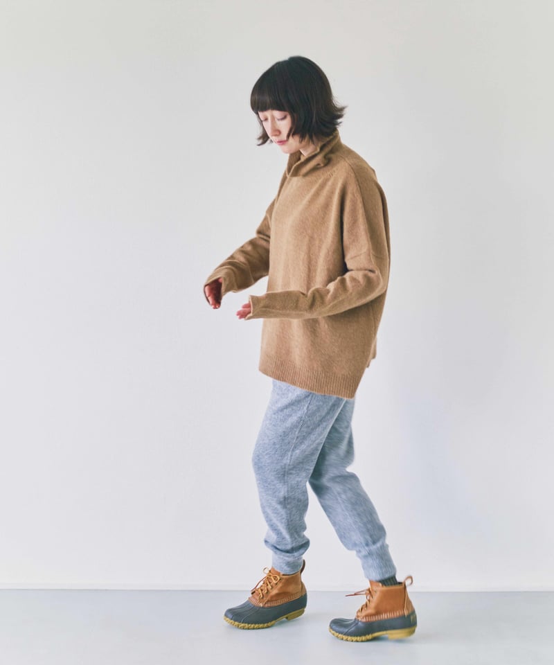 SOLD OUTウール100%キャメル色タートルネックセーター - トップス