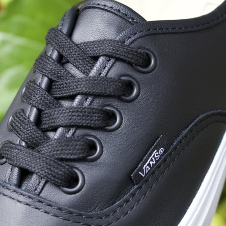 VANS | AUTHENTIC LEATHER (BLACK/TRUE WHITE)