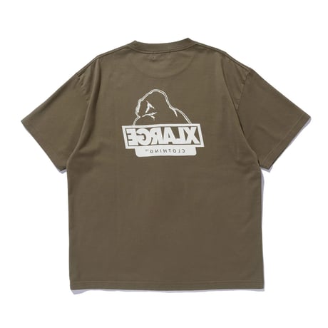 XLARGE | BACKSIDE OG S/S TEE(BROWN)