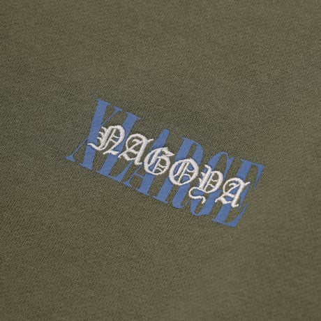 XLARGE | NAGOYA OVERLAP LOGOCREWNECK SWEATSHIRT(OLIVE)