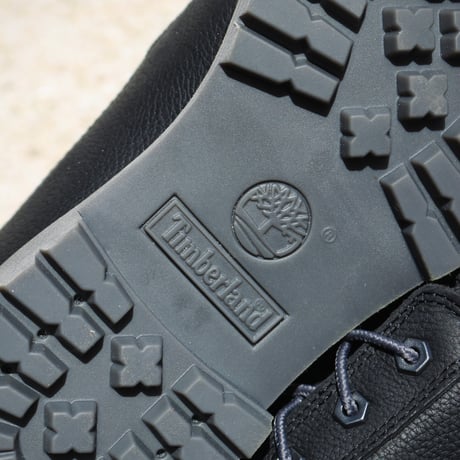Timberland | MEN'S ROAD TRIP PREMIUM MID WATERPROOF CHUKKA BOOT (BLACK OUT)