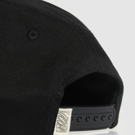 VICTORIA HK / SPIKEY SNAPBACK (BLACK)