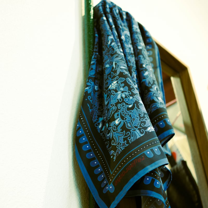 rajabrooke | ASIAN BATIK FUROSHIKI (NAVY) | T.F