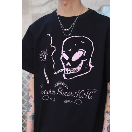 SPECIAL GUEST K.K.| A Smoking Skeleton Tee(Black)