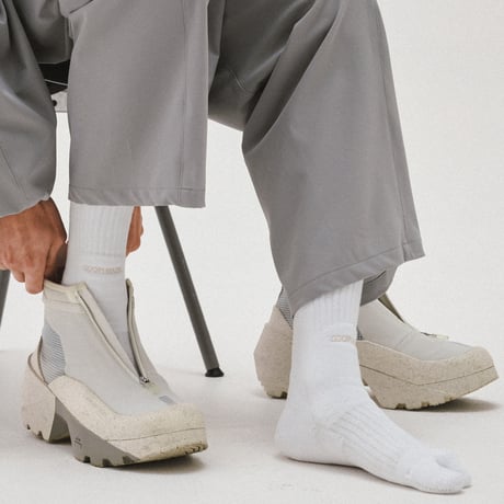 GOOPiMADE |“GSP-01” Logo Tabi Socks(2color)