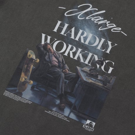 XLARGE | HARDLY WORKING S/S TEE(BROWN)