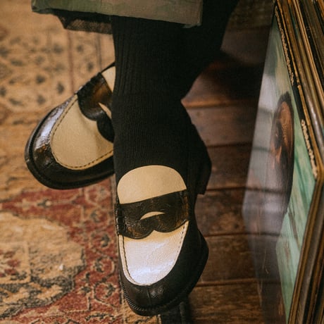The Kenford Fineshoes | EMBOSSED LOAFERS (BLACK WHITE PAISLEY / man)