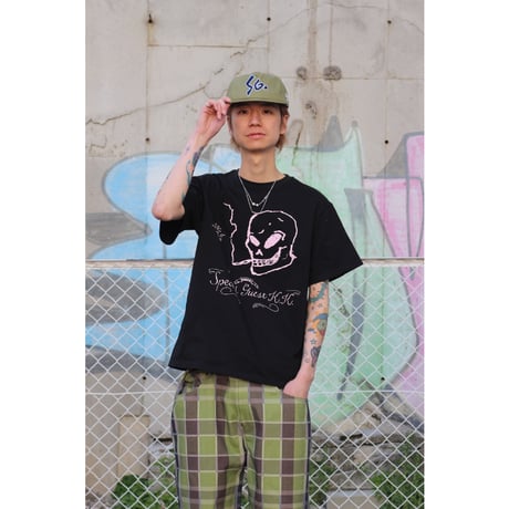 SPECIAL GUEST K.K.| A Smoking Skeleton Tee(Black)