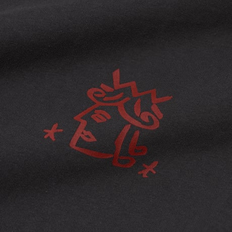 VICTORIA HK / SHARPIE QH S/S TEE (CHARCOAL)