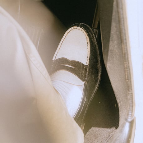 The Kenford Fineshoes | EMBOSSED LOAFERS (BLACK WHITE PAISLEY / man)