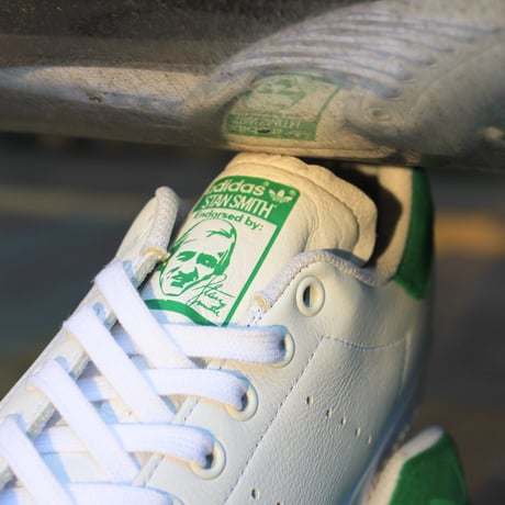 adidas skateboarding / STAN SMITH ADV (フットウェアホワイト/フットウェアホワイト/グリーン)