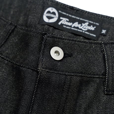 Time For Livin‘ / Baggy Denim Shorts (Black)