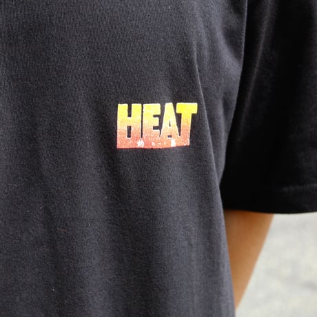 NEMES | 296 NEMES x HEAT "HOTEL" T-SHIRT(Black)