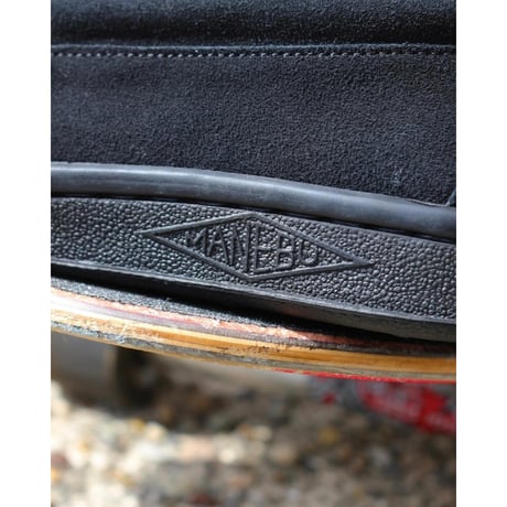 MANEBU|“BITCH” SUEDE (BLACK)