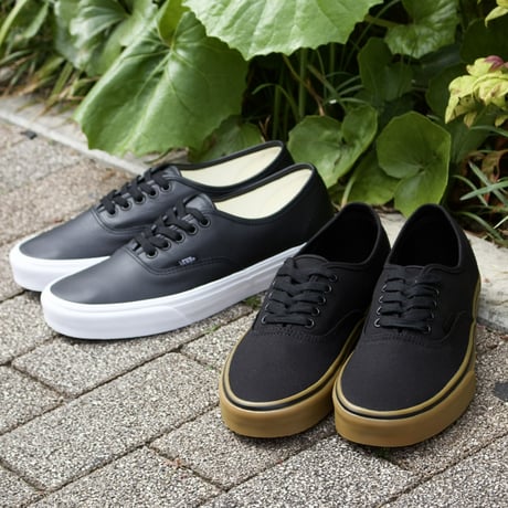VANS | AUTHENTIC (BLACK/BLACK/GUM)