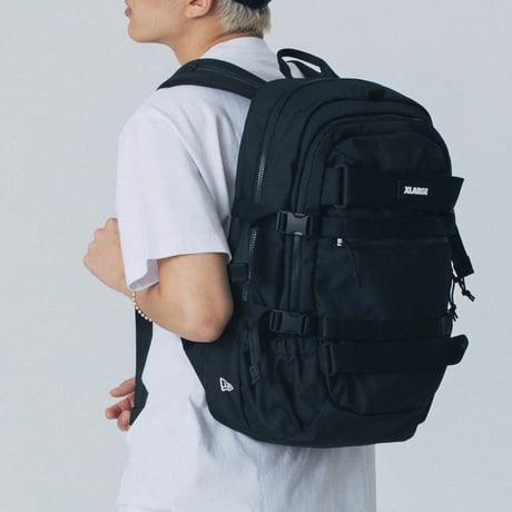XLARGE | XLARGE×NEW ERA SKATEBOARD URBAN PACK(BLACK)
