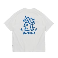 VICTORIA HK / SHARPIE QH S/S TEE (WHITE)
