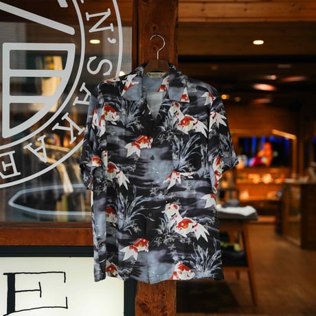 Schott / ×Pineapple Juice GOLDFISH RAYON SHIRT (BLACK)