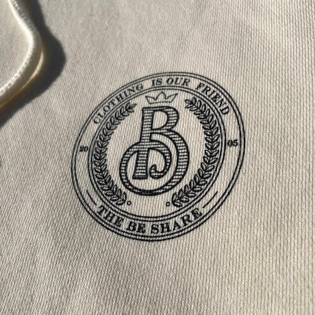 BE-SHARE | Emblem Raglan Hoodie (NATURAL)