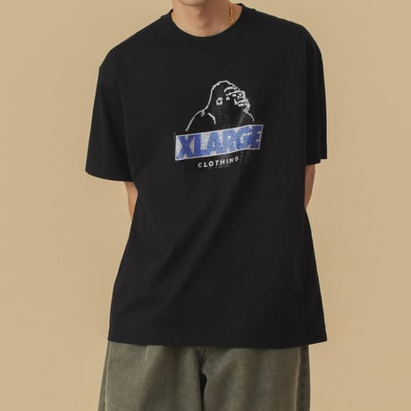 XLARGE | RHINE STONE SLANTED OG S/S TEE(BLACK)
