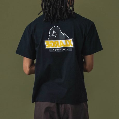 XLARGE | BACKSIDE OG S/S TEE(BLACK)