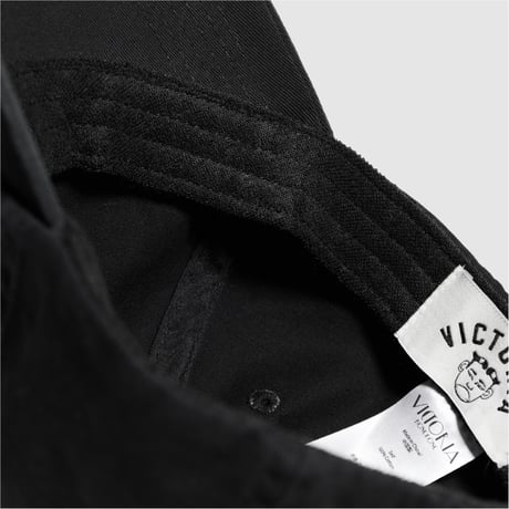 VICTORIA HK / QH LOGO CAP (BLACK)