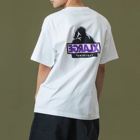 XLARGE | BACKSIDE OG S/S TEE(WHITE)