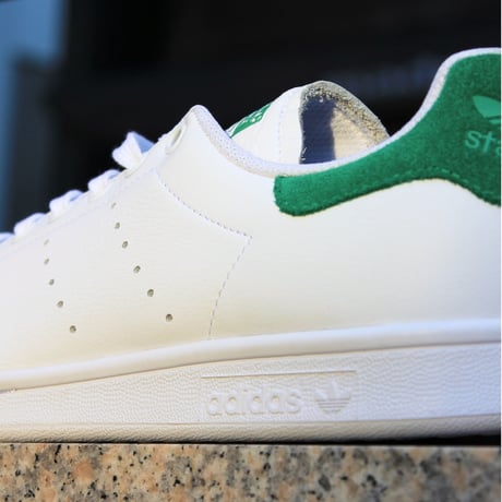 adidas skateboarding / STAN SMITH ADV (フットウェアホワイト/フットウェアホワイト/グリーン)