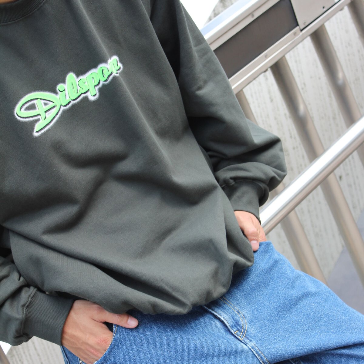 Diaspora skateboards / Dilemma Crewneck Sweatsh...