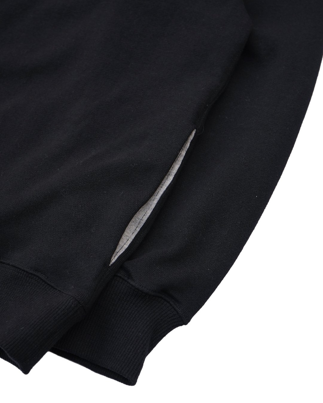 CLUBHAUS “WSA” Highneck SweatShirt - Black | CL