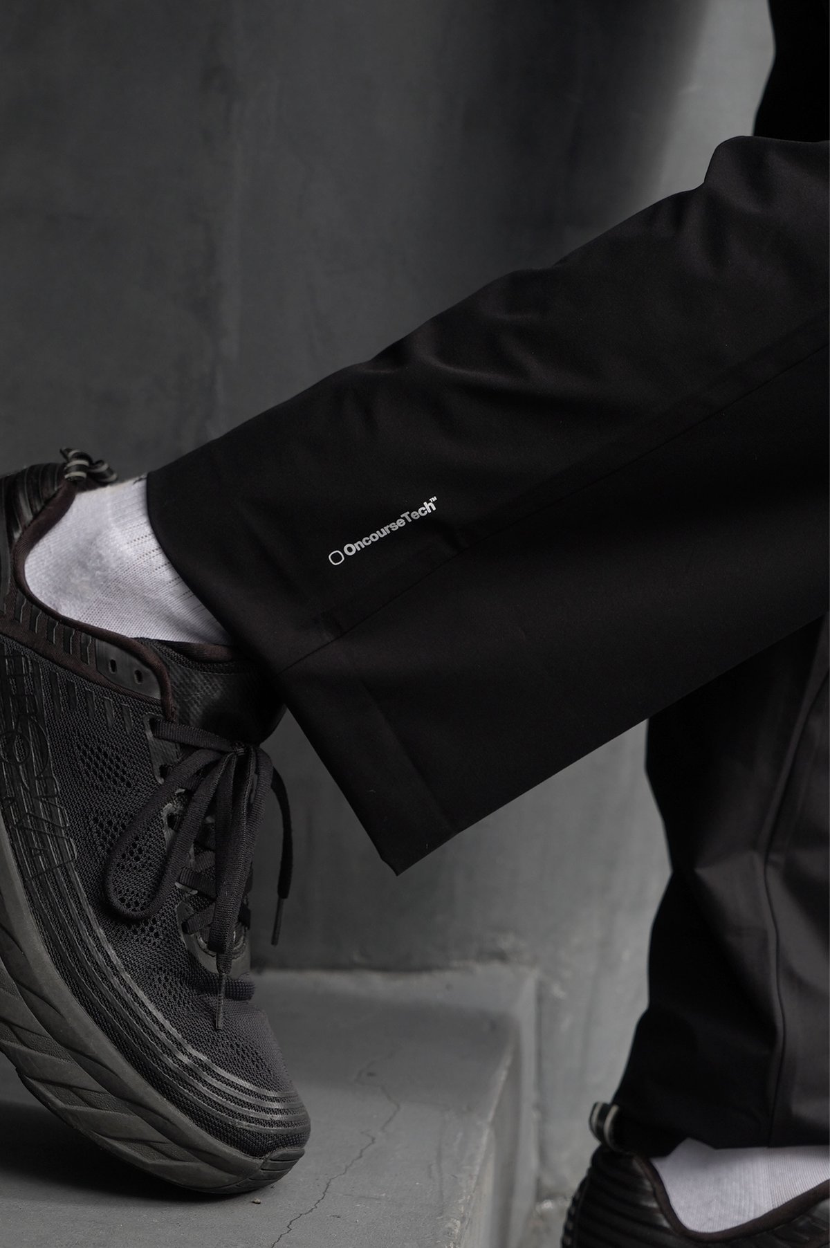 CLUBHAUS “OncourseTech” Trousers - Black | CLUB
