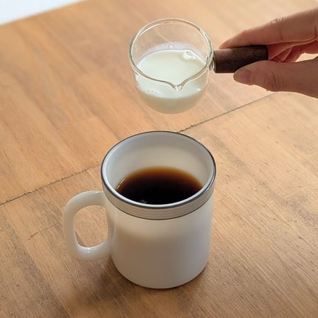 グラスピッチャー（ハンドル付）/ BOROSILICATE GLASS HANDLE PITCHER