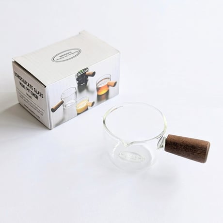 グラスピッチャー（ハンドル付）/ BOROSILICATE GLASS HANDLE PITCHER