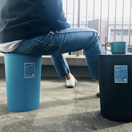 リサイクルプラスチック　トラッシュカン (L)  フタ付き