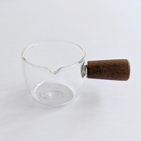 グラスピッチャー（ハンドル付）/ BOROSILICATE GLASS HANDLE PITCHER