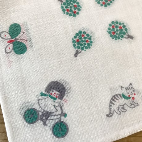チリとチリリ　ガーゼハンカチ
